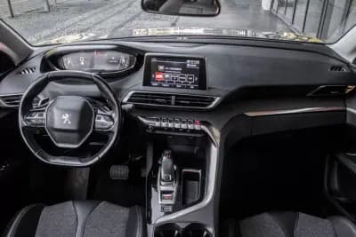 Vendo Peugeot 3008 2018 - 18490 EUR, 127901 km - AUTO.MOTO.pt