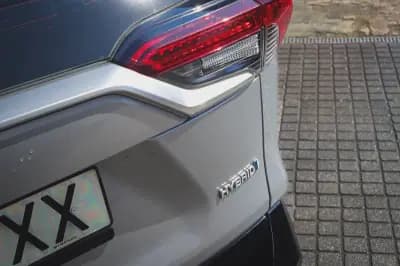 Vendo Toyota RAV4 2021 - 35980 EUR, 107200 km - AUTO.MOTO.pt