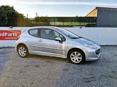 Sell Peugeot 207 2008 - 4990 EUR, 207000 km - AUTO.MOTO.pt
