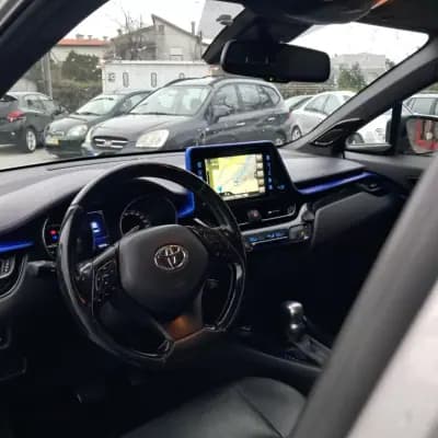 Vendo Toyota C-HR 2017 - 17450 EUR, 165400 km - AUTO.MOTO.pt
