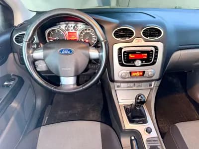 Sell Ford Focus SW 2010 - 7490 EUR, 253040 km - AUTO.MOTO.pt