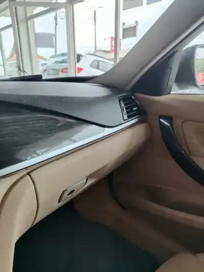 Vendo BMW 318 2013 - 14250 EUR, 180000 km - AUTO.MOTO.pt