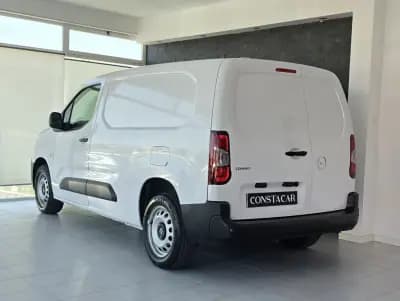 Vendo Opel Combo 2024 - 21900 EUR, 11972 km - AUTO.MOTO.pt