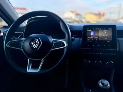 Vendo Renault Clio 2024 - 16450 EUR, 40000 km - AUTO.MOTO.pt