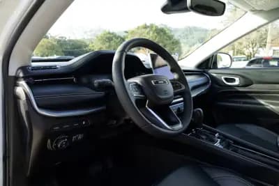 Sell Jeep Compass 2022 - 24250 EUR, 92000 km - AUTO.MOTO.pt