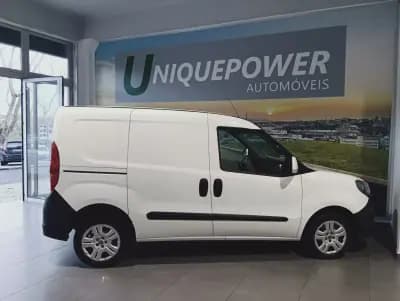 Sell Fiat Doblo 2021 - 10990 EUR, 99701 km - AUTO.MOTO.pt