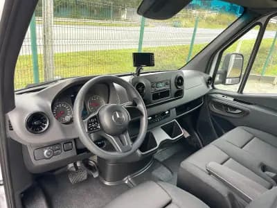 Vendo Mercedes-Benz Sprinter 2023 - 49750 EUR, 54000 km - AUTO.MOTO.pt