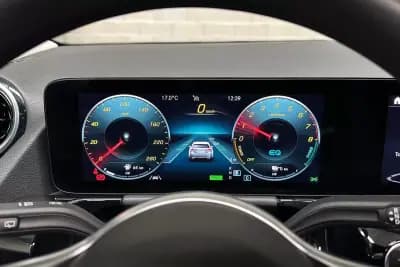 Vendo Mercedes-Benz GLA 250 2022 - 34950 EUR, 58115 km - AUTO.MOTO.pt