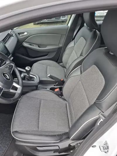 Sell Renault Clio 2021 - 17000 EUR, 58800 km - AUTO.MOTO.pt