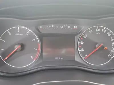 Sell Opel Corsa 2017 - 12900 EUR, 88000 km - AUTO.MOTO.pt