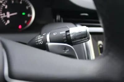 Vendo Land Rover Discovery Sport 2022 - 39780 EUR, 56494 km - AUTO.MOTO.pt