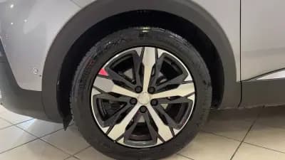 Vendo Peugeot 3008 2019 - 18990 EUR, 94948 km - AUTO.MOTO.pt