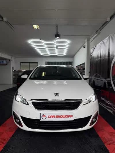 Sell Peugeot 308 2017 - 9900 EUR, 134755 km - AUTO.MOTO.pt