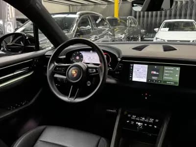 Vendo Porsche Macan 2025 - 87990 EUR, 15800 km - AUTO.MOTO.pt