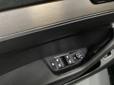 Vendo Volkswagen Passat Variant 2016 - 9950 EUR, 338000 km - AUTO.MOTO.pt