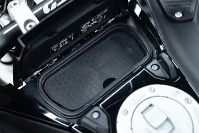 Sell BMW R 1300 GS Adventure 2024 - 24950 EUR, 6150 km - AUTO.MOTO.pt