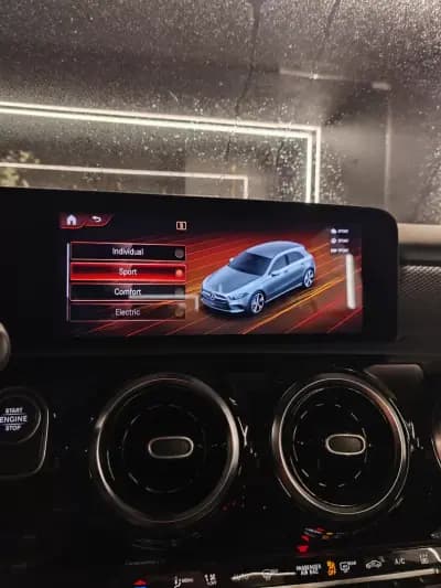 Vendo Mercedes-Benz A 250e 2020 - 24400 EUR, 101000 km - AUTO.MOTO.pt