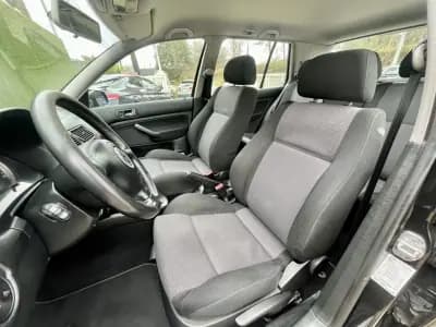 Vendo Volkswagen Golf 2002 - 5900 EUR, 257000 km - AUTO.MOTO.pt