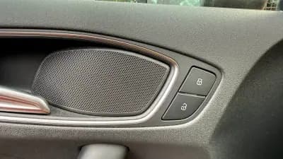 Sell Audi A1 Sportback 2013 - 10800 EUR, 171383 km - AUTO.MOTO.pt