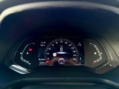 Vendo Renault Captur 2024 - 18950 EUR, 53000 km - AUTO.MOTO.pt