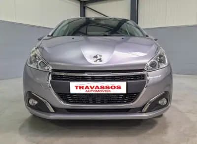 Vendo Peugeot 208 2019 - 13300 EUR, 120752 km - AUTO.MOTO.pt