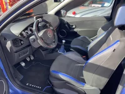 Vendo Renault Clio 2011 - 8750 EUR, 227156 km - AUTO.MOTO.pt