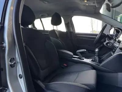 Vendo Renault Mégane Sport Tourer 2022 - 16990 EUR, 132900 km - AUTO.MOTO.pt