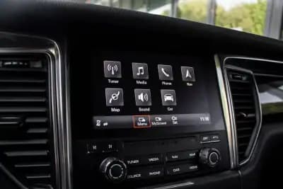 Vendo Porsche Macan 2018 - 59990 EUR, 99798 km - AUTO.MOTO.pt