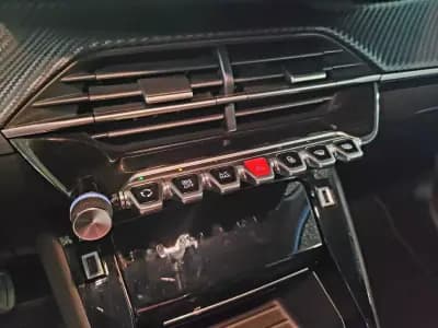 Vendo Peugeot e-208 2022 - 27500 EUR, 7504 km - AUTO.MOTO.pt