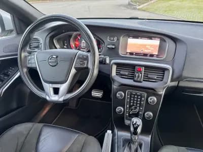 Vendo Volvo V40 2017 - 17990 EUR, 115000 km - AUTO.MOTO.pt