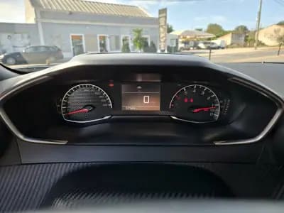 Sell Peugeot 2008 2023 - 19450 EUR, 57568 km - AUTO.MOTO.pt