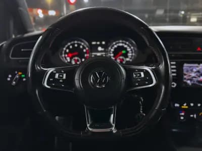 Vendo Volkswagen Golf 2015 - 22990 EUR, 173306 km - AUTO.MOTO.pt