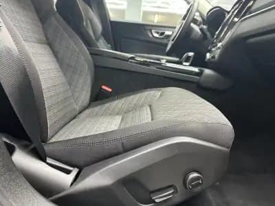 Vendo Volvo V60 2023 - 38500 EUR, 60000 km - AUTO.MOTO.pt