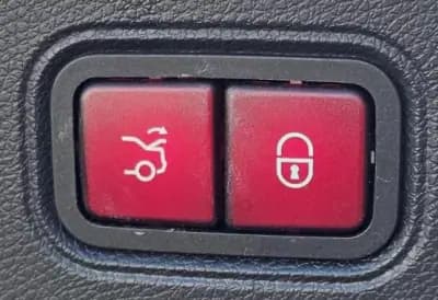 Vendo Mercedes-Benz E 220 2017 - 34999 EUR, 180000 km - AUTO.MOTO.pt