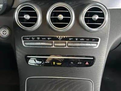 Vendo Mercedes-Benz C 300 2020 - 28499 EUR, 118000 km - AUTO.MOTO.pt