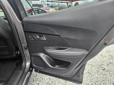 Sell Peugeot 2008 2021 - 19500 EUR, 61150 km - AUTO.MOTO.pt