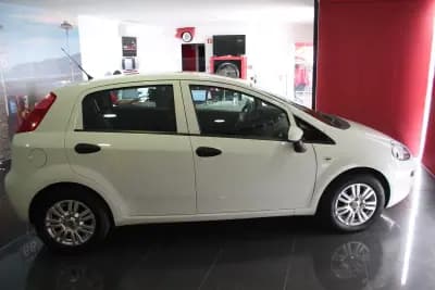 Vendo Fiat Punto 2018 - 8990 EUR, 149000 km - AUTO.MOTO.pt
