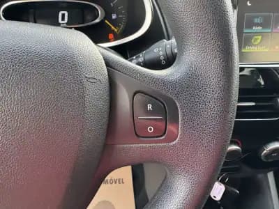 Sell Renault Clio Sport Tourer 2015 - 8750 EUR, 190000 km - AUTO.MOTO.pt