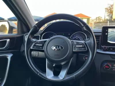 Vendo Kia Ceed SW 2020 - 18450 EUR, 180000 km - AUTO.MOTO.pt