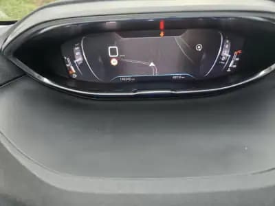 Vendo Peugeot 3008 2021 - 21900 EUR, 148000 km - AUTO.MOTO.pt