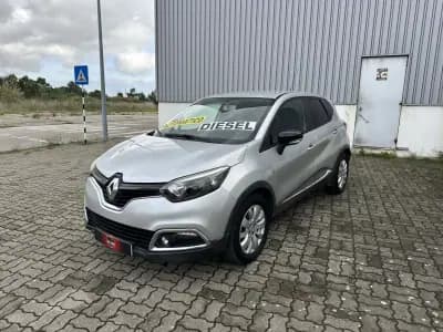 Vendo Renault Captur 2016 - 13490 EUR, 143000 km - AUTO.MOTO.pt