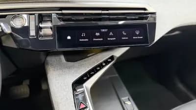 Vendo Peugeot 3008 2024 - 32500 EUR, 13182 km - AUTO.MOTO.pt