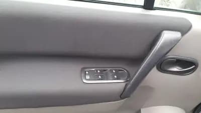 Vendo Renault Scénic 2004 - 3780 EUR, 154526 km - AUTO.MOTO.pt