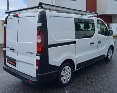 Vendo Renault Trafic 2018 - 16490 EUR, 152226 km - AUTO.MOTO.pt