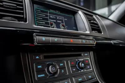 Sell Jaguar XF 2010 - 13990 EUR, 241933 km - AUTO.MOTO.pt