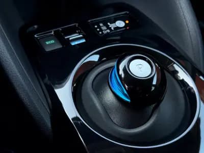 Vendo Nissan Leaf 2025 - 23250 EUR, 50 km - AUTO.MOTO.pt