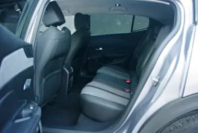 Vendo Peugeot 408 2024 - 25900 EUR, 30782 km - AUTO.MOTO.pt