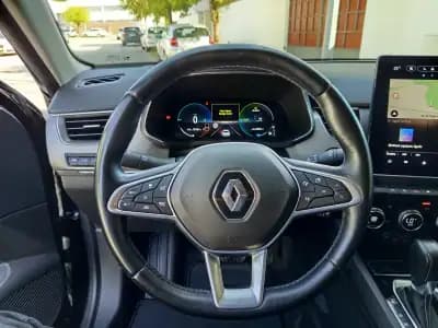 Vendo Renault Arkana 2023 - 24490 EUR, 47472 km - AUTO.MOTO.pt