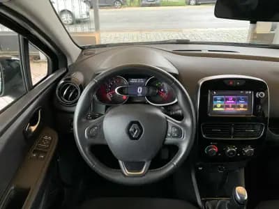 Sell Renault Clio 2018 - 11950 EUR, 83388 km - AUTO.MOTO.pt