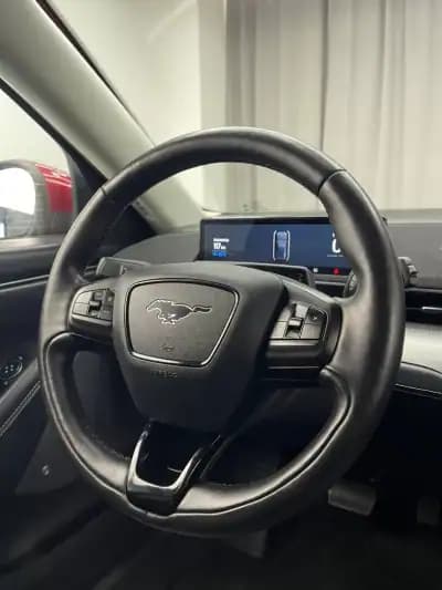 Vendo Ford Mustang Mach-E 2021 - 24999 EUR, 140000 km - AUTO.MOTO.pt